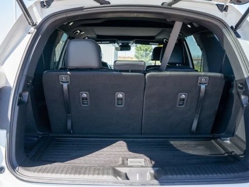 Used 2025 Honda Pilot TrailSport image 11