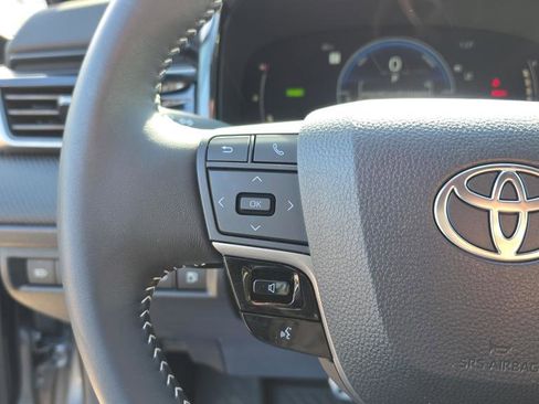 Used 2025 Toyota Camry SE image 20