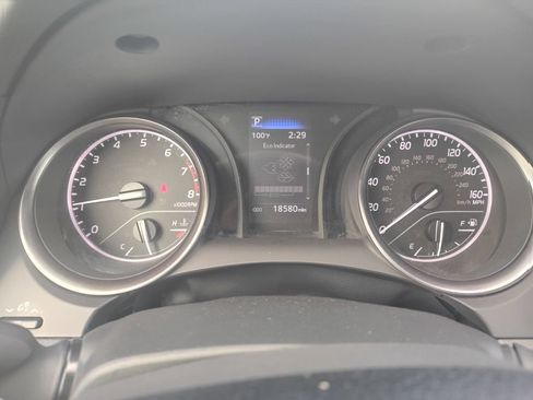 Used 2024 Toyota Camry SE FWD image 3
