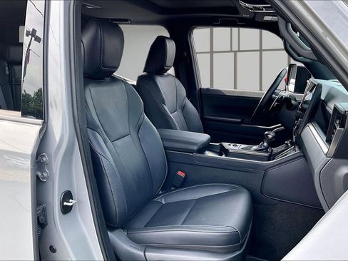Used 2025 Lexus GX 550 w/ Accessory Package (2T) AWD/4WD image 7