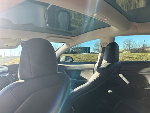 Used 2020 Tesla Model 3 Standard Range image 28