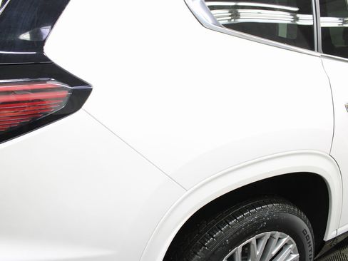 Used 2024 GMC Acadia Denali image 37