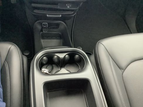 New 2026 Chrysler Pacifica Select image 21