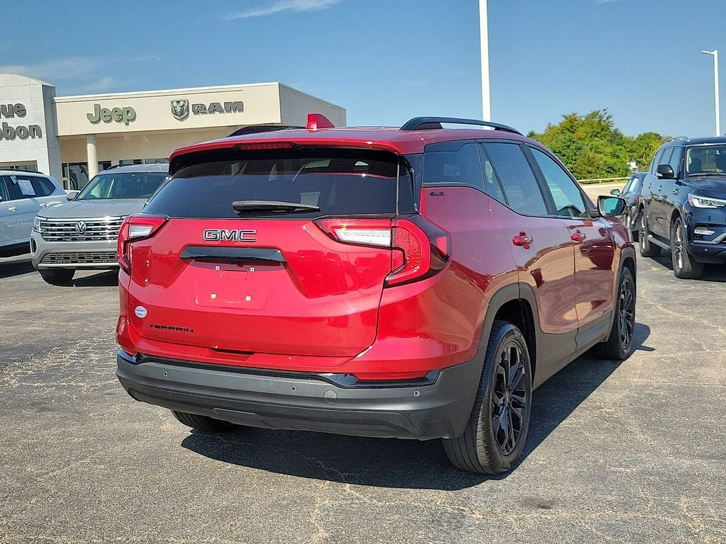 Used 2022 GMC Terrain SLE w/ Driver Convenience Package FWD image 5