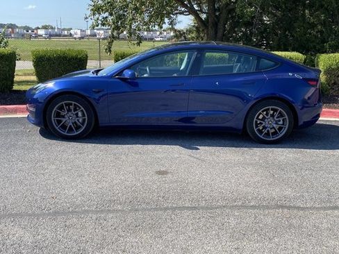 Used 2023 Tesla Model 3 Standard Range RWD image 8