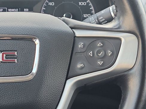 Used 2019 GMC Acadia SLE image 16