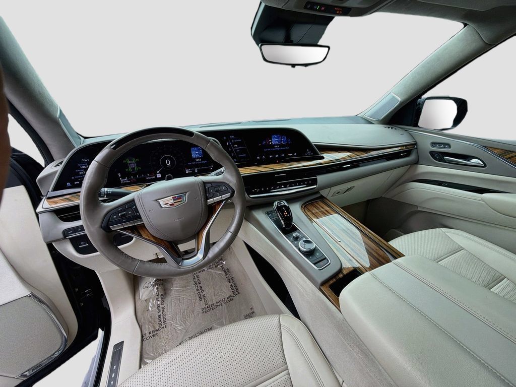 Used 2023 Cadillac Escalade Sport Platinum w/ LPO, ONYX Package AWD/4WD image 9