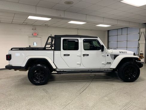 Used 2022 Jeep Gladiator Sport AWD/4WD image 9