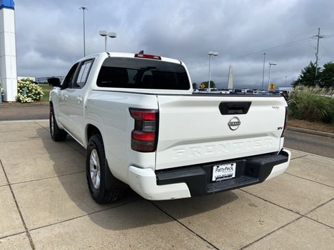 Used 2024 Nissan Frontier SV RWD image 9