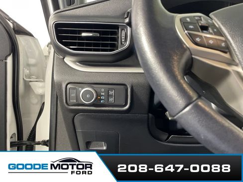 Used 2022 Ford Explorer XLT w/ Equipment Group 202A AWD/4WD image 13