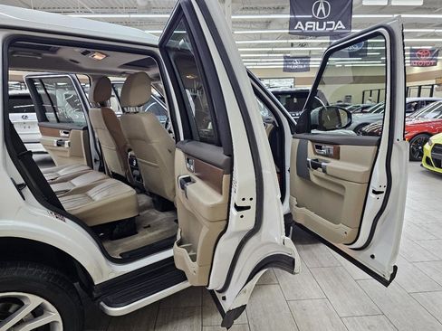 Used 2016 Land Rover LR4 HSE image 16