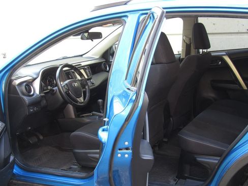 Used 2017 Toyota RAV4 XLE w/ Convenience Package AWD/4WD image 13