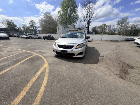 Used 2009 Toyota Corolla XRS FWD image 2