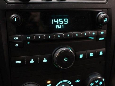 Used 2010 Chevrolet HHR LS image 24