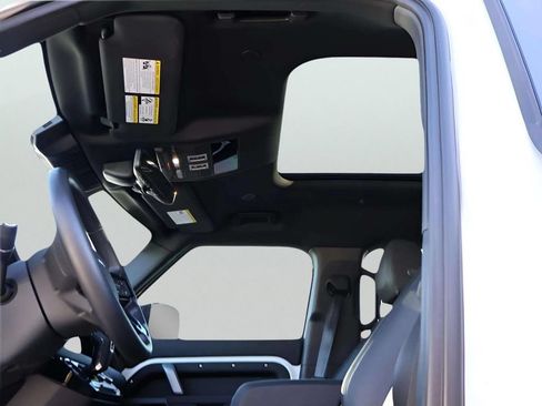 Certified 2024 Land Rover Defender 110 X-Dynamic SE AWD/4WD image 9
