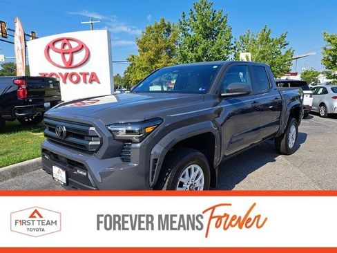 Used 2025 Toyota Tacoma SR5 AWD/4WD image 1