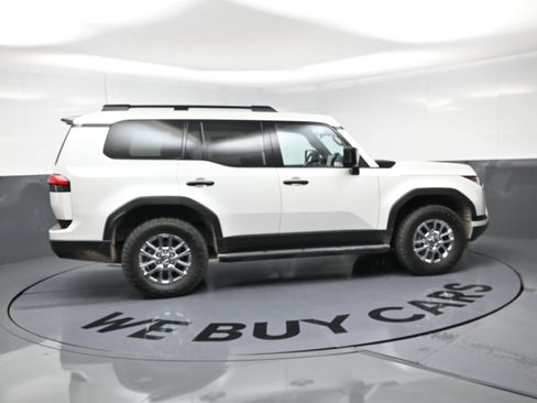 Used 2024 Lexus GX 550 AWD/4WD image 10