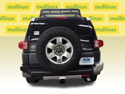 Used 2009 Toyota FJ Cruiser 2WD image 6