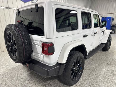 Used 2023 Jeep Wrangler Unlimited Sahara w/ Cold Weather Group AWD/4WD image 7