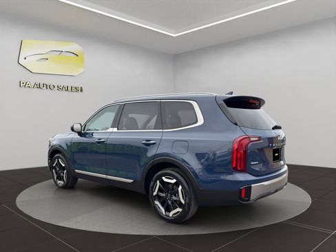 Used 2025 Kia Telluride S image 5