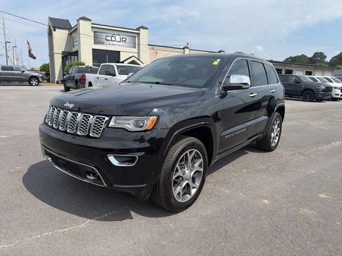 Used 2020 Jeep Grand Cherokee Overland AWD/4WD image 2
