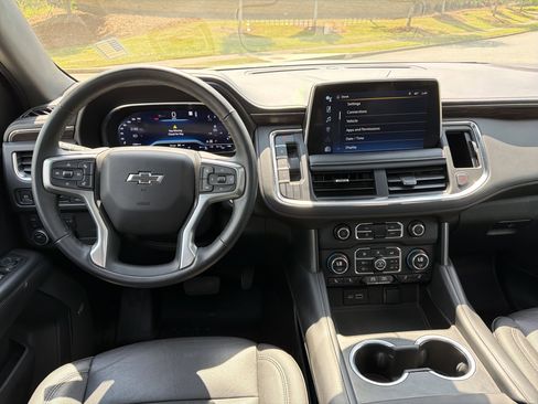 Used 2023 Chevrolet Suburban Z71 w/ Luxury Package AWD/4WD image 23