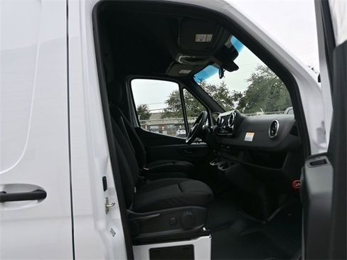 New 2024 Mercedes-Benz eSprinter 170 Cargo image 19