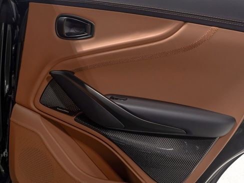 Used 2025 Aston Martin DBX 707 image 85