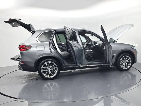 Used 2026 BMW X5 xDrive40i AWD/4WD image 65