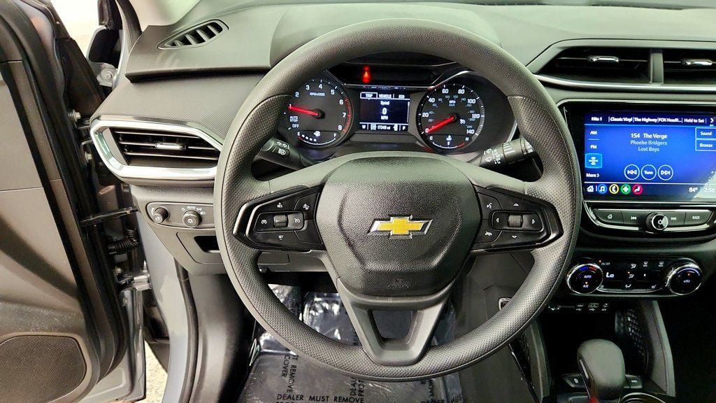 Used 2023 Chevrolet TrailBlazer LT w/ Convenience Package AWD/4WD image 13