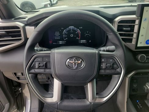 Used 2025 Toyota Tundra Limited image 28