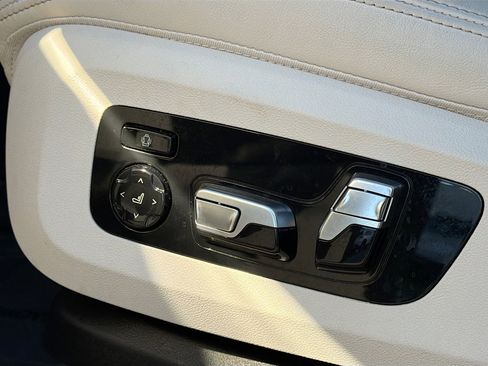 Used 2025 BMW X5 sDrive40i w/ Executive Package image 25