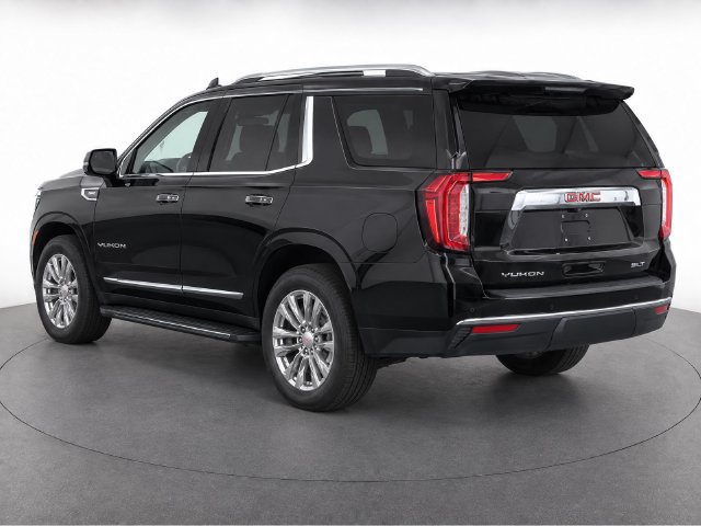 Used 2024 GMC Yukon SLT AWD/4WD image 3