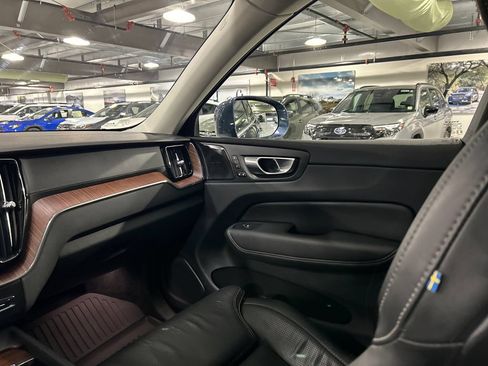 Certified 2023 Volvo XC60 B5 Ultimate w/ Climate Package AWD/4WD image 25
