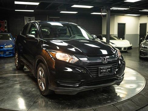 Used 2017 Honda HR-V LX image 5