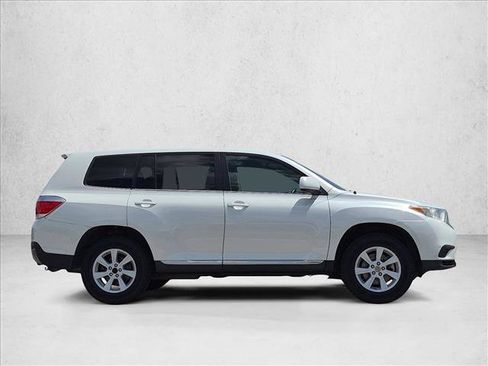 Used 2012 Toyota Highlander FWD image 4