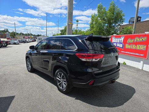 Used 2019 Toyota Highlander XLE AWD/4WD image 13
