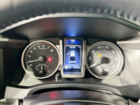 Used 2022 Toyota Tacoma SR5 RWD image 23