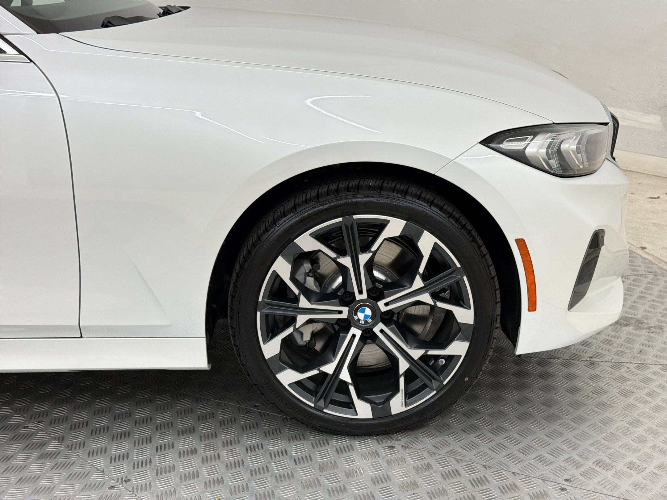 Used 2026 BMW 330i xDrive Sedan w/ Premium Package AWD/4WD image 13