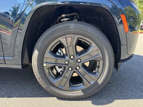 New 2027 Jeep Grand Cherokee Limited AWD/4WD image 12