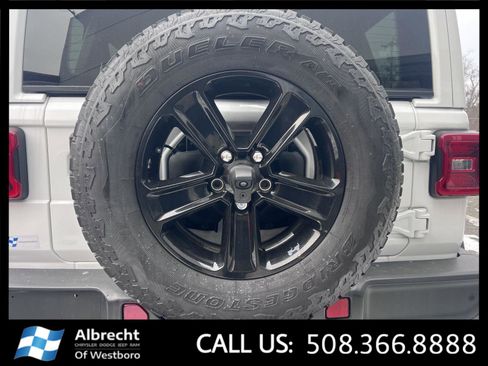 Used 2021 Jeep Wrangler Unlimited Sahara image 27