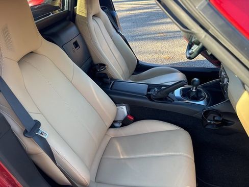 Used 2017 MAZDA MX-5 Miata RF Grand Touring image 21