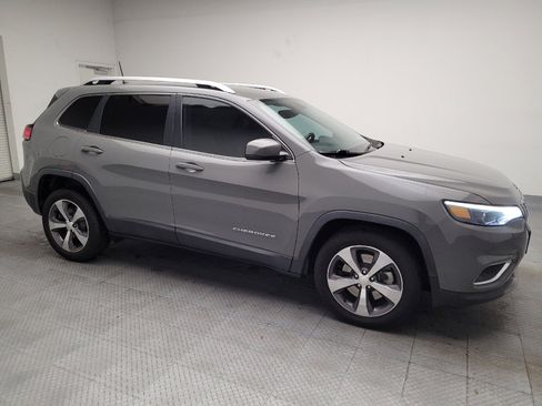 Used 2019 Jeep Cherokee Limited image 11
