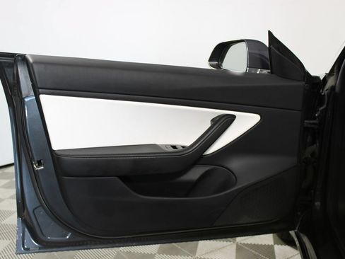 Used 2019 Tesla Model 3 Standard Range Plus RWD image 6