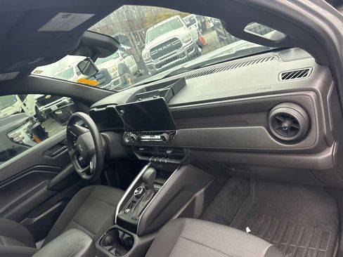 Used 2023 Chevrolet Colorado Trail Boss w/ Technology Package image 13