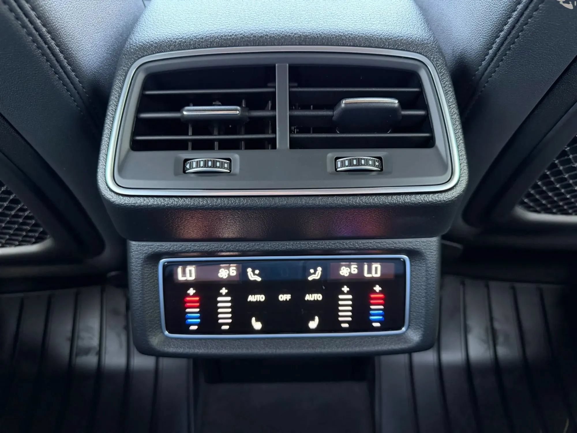 Used 2023 Audi e-tron Premium Plus AWD/4WD image 19