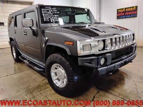 Used 2005 HUMMER H2 w/ Preferred Equipment Group image 1