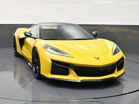 Used 2026 Chevrolet Corvette Z06 RWD image 7