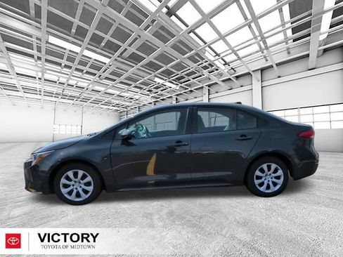 Used 2024 Toyota Corolla LE FWD image 7