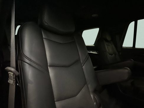 Used 2020 Cadillac Escalade Platinum AWD/4WD image 18